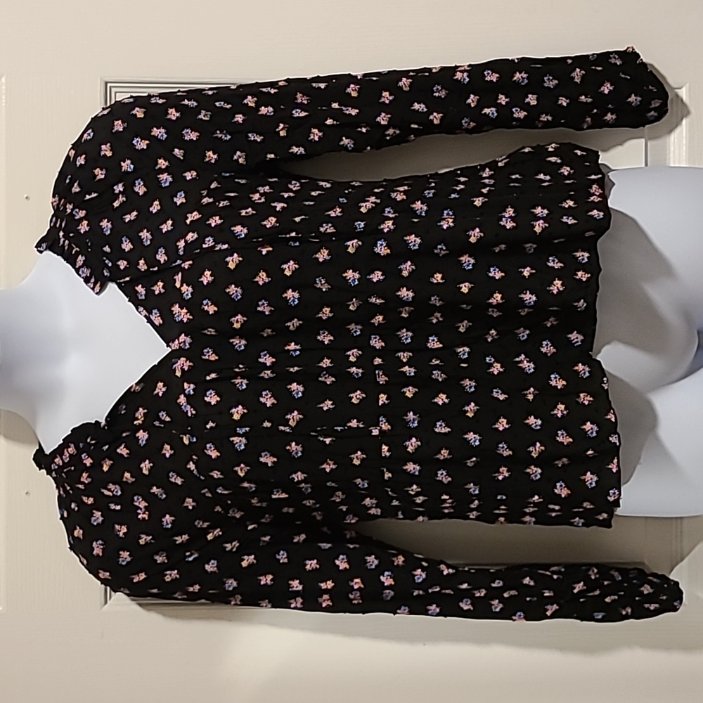 GAP, peasant top, textured, floral blouse. Size M